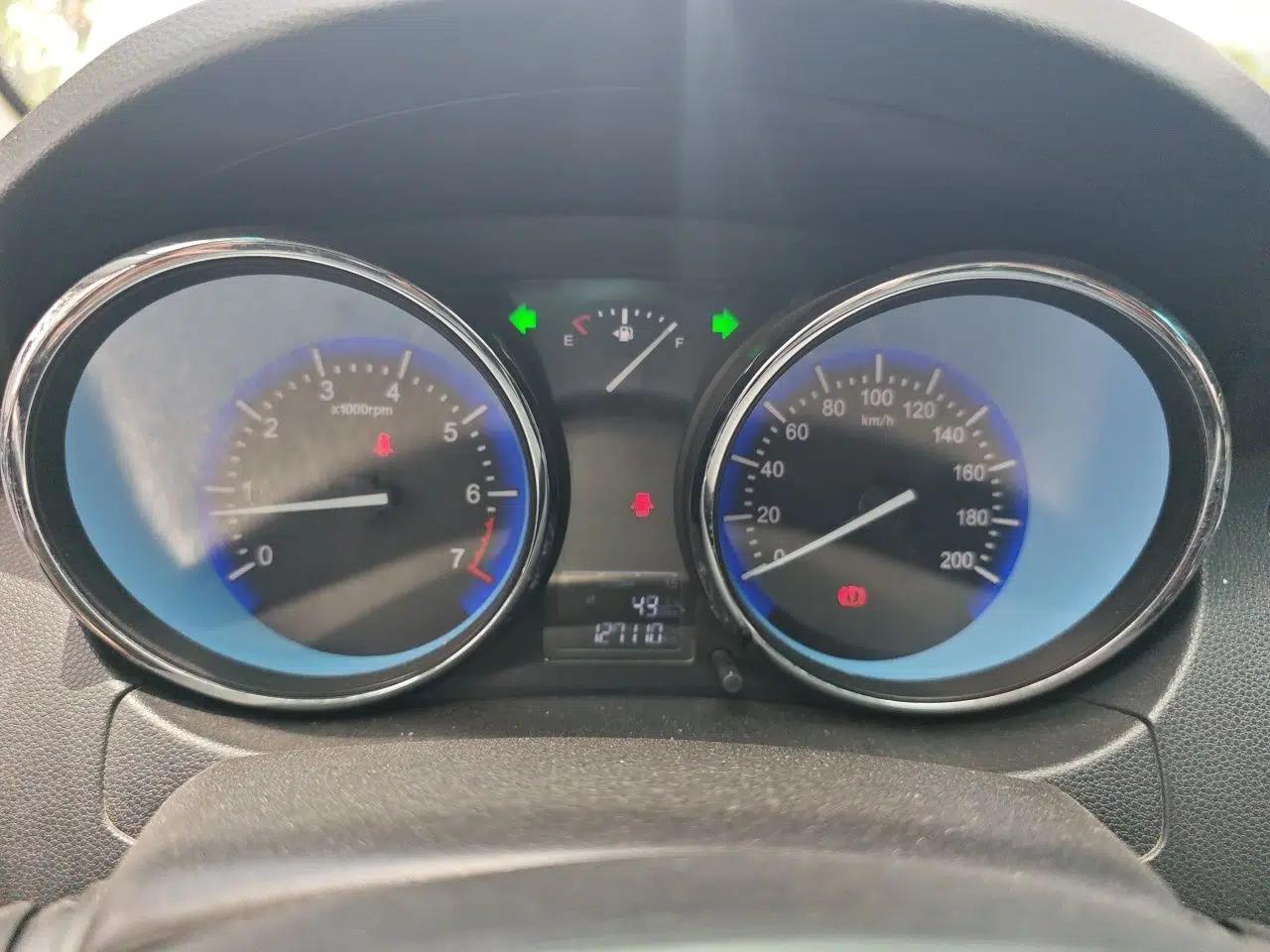 Cowin C3 2015 1.5L Manual Gold Diamond Edition — миниатюра 11
