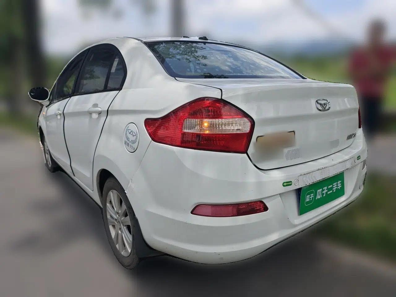 Cowin C3 2015 1.5L Manual Gold Diamond Edition — миниатюра 4