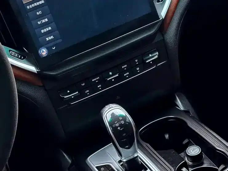 2014 Ghibli 3.0T Standard Edition — миниатюра 11