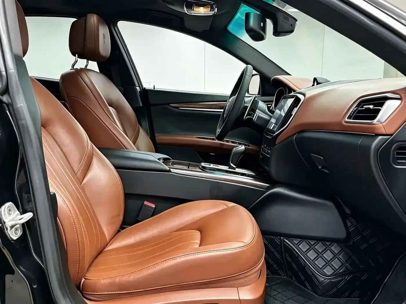 2014 Ghibli 3.0T Standard Edition — миниатюра 6