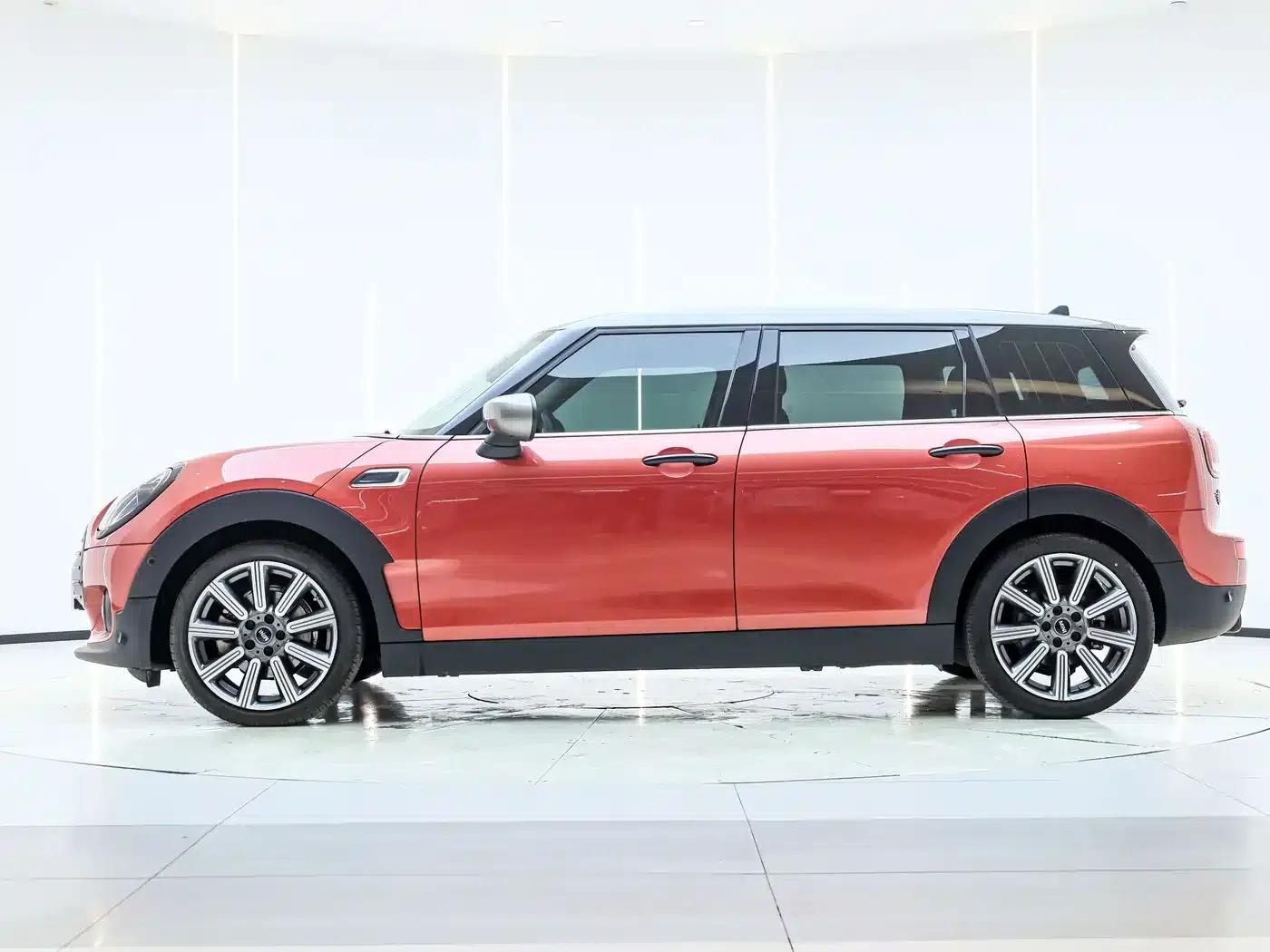 2022 MINI CLUBMAN Facelift 1.5T COOPER Connoisseur — миниатюра 3