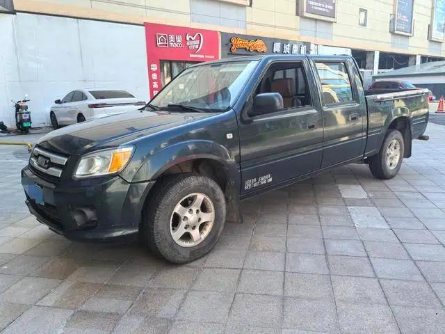 Baodian 2016 New Value-for-Money Diesel Two-Wheel Drive Extended Cargo Basic Model JX493ZLQ4F