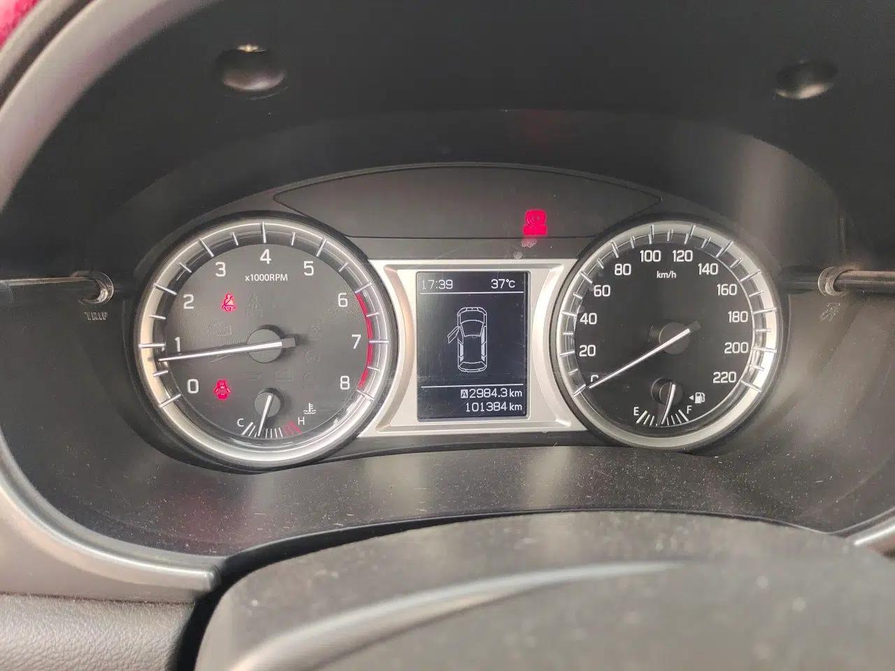 Suzuki Vitara 2016 1.4T Manual Two-Wheel Drive Luxury Model — миниатюра 8