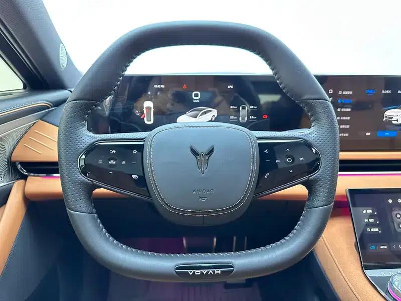 Voyah Chase PHEV 2024 Extended Range AWD Executive Edition — миниатюра 16