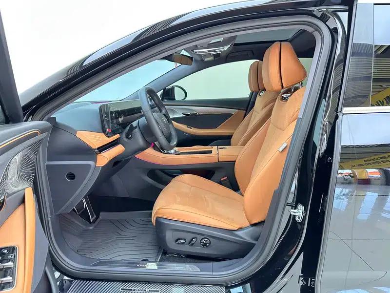 Voyah Chase PHEV 2024 Extended Range AWD Executive Edition — миниатюра 17