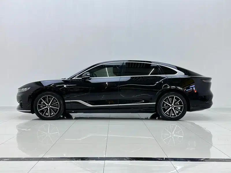 Voyah Chase PHEV 2024 Extended Range AWD Executive Edition — миниатюра 4