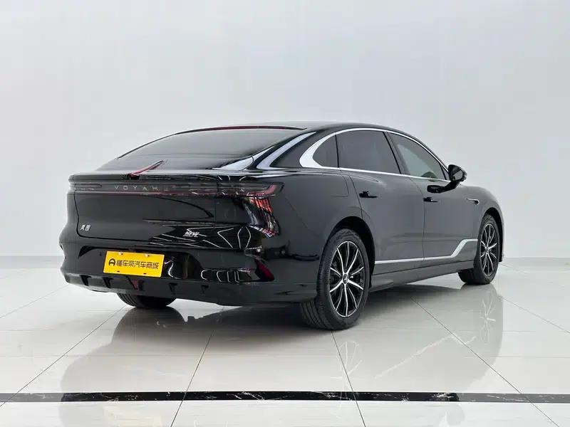 Voyah Chase PHEV 2024 Extended Range AWD Executive Edition — миниатюра 7