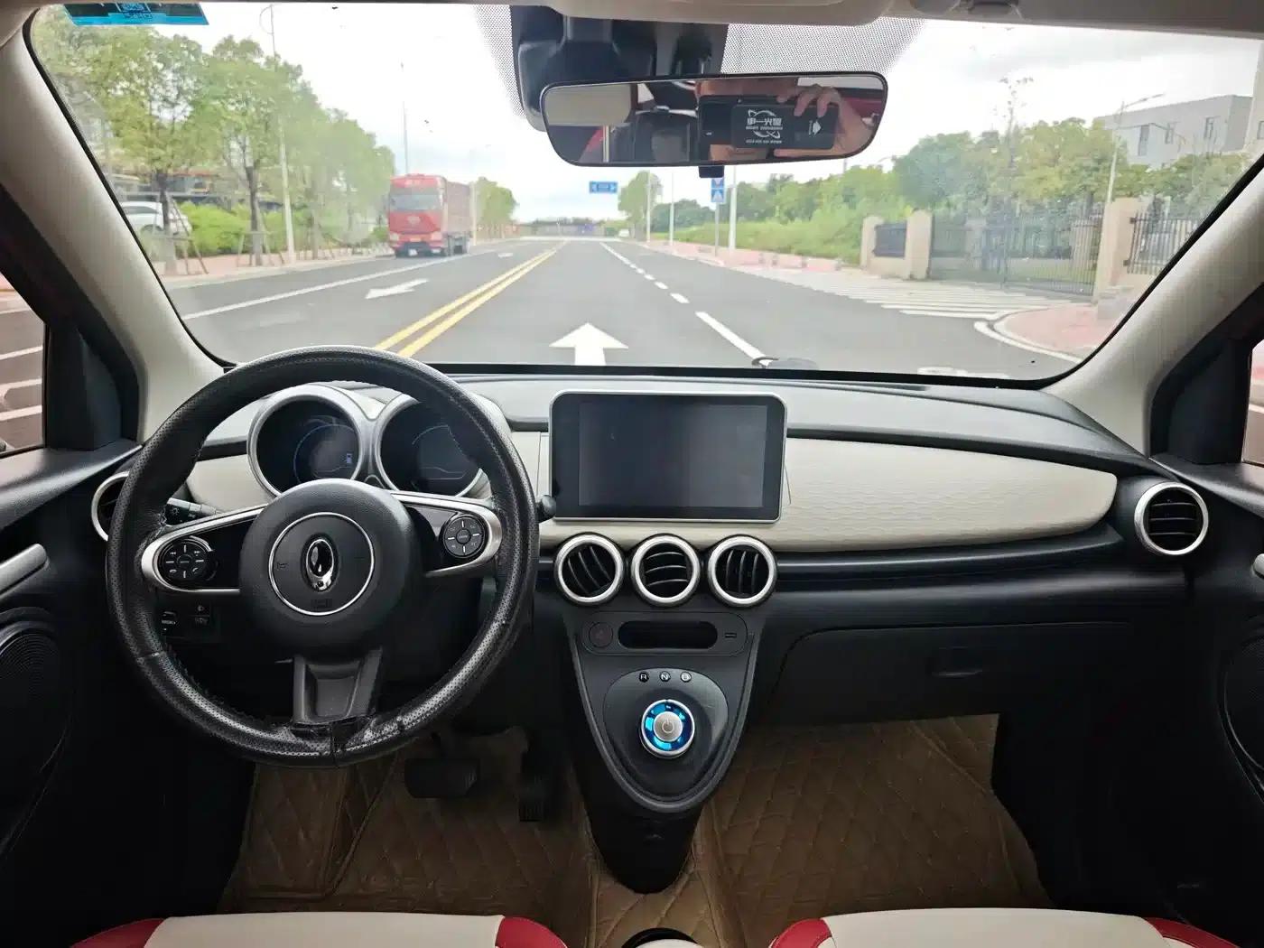 ORA Black Cat 2019 Model 351km/h Goddess Edition — миниатюра 5