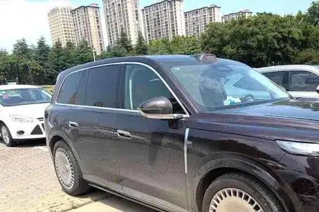 Voyah Taishan PHEV 2026 Max+ Edition — миниатюра 4