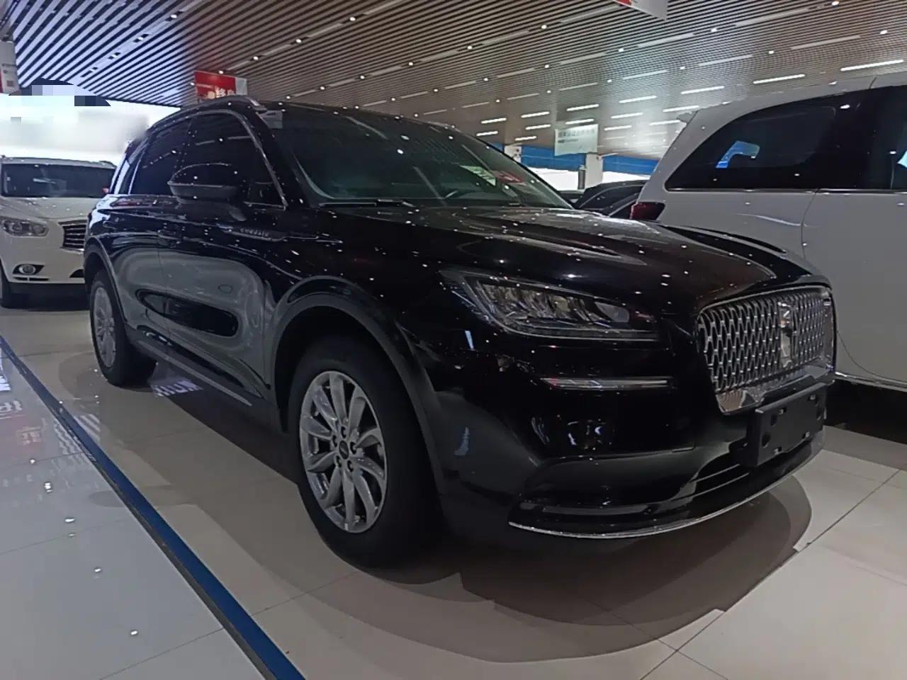 Lincoln Corsair 2021 2.0T Two-Wheel Drive Deluxe Edition — миниатюра 3