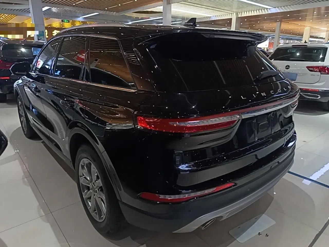 Lincoln Corsair 2021 2.0T Two-Wheel Drive Deluxe Edition — миниатюра 4