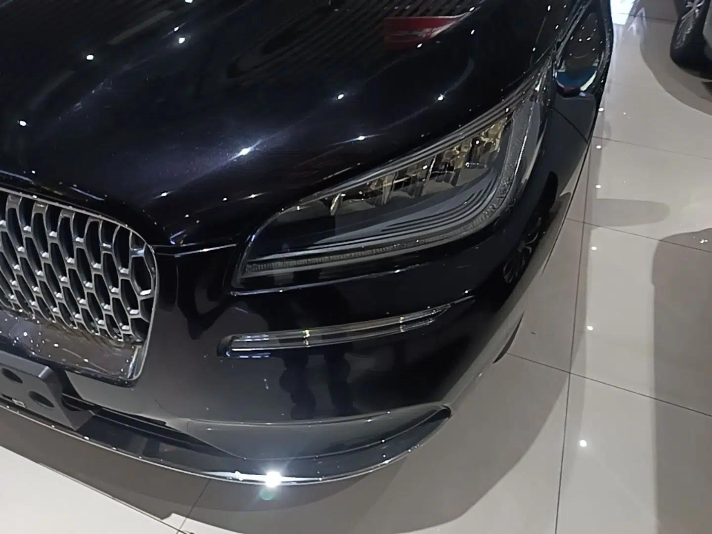 Lincoln Corsair 2021 2.0T Two-Wheel Drive Deluxe Edition — миниатюра 8
