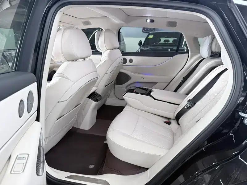 Voyah Chasing Light L 2026 All-Wheel Drive Ultra — миниатюра 10