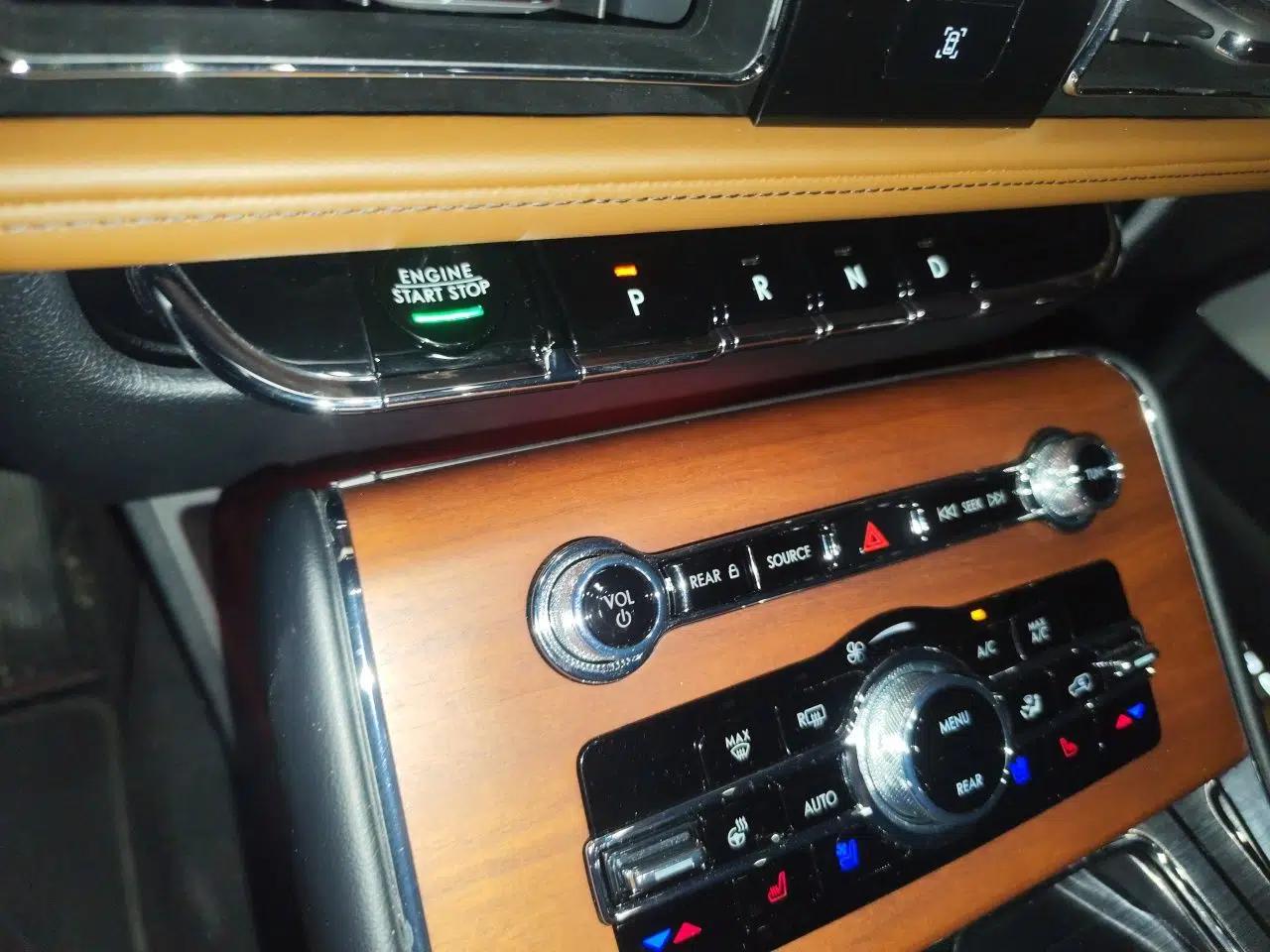Lincoln Aviator 2020 3.0T V6 All-Wheel Drive Executive Version — миниатюра 14