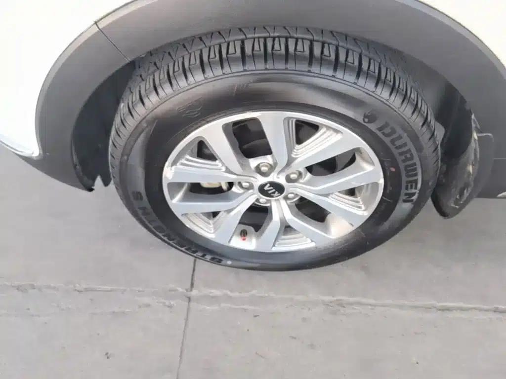 2015 Sportage 2.0L Automatic 2WD GLS — миниатюра 23