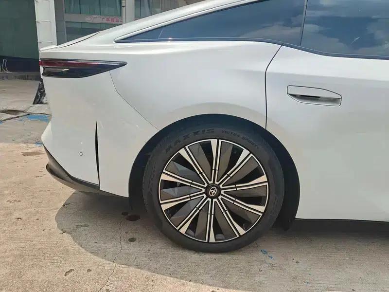Platinum 7 2026 Model 700 Max LiDAR Edition — миниатюра 12