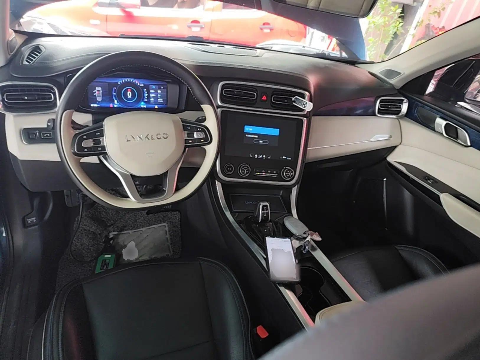 Lynk & Co 01 2017 2.0T Two-Wheel Drive Zhaopu Version — миниатюра 12