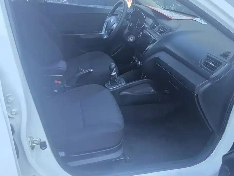 Kia K2 2015 Sedan 1.4L MT GLS — миниатюра 8