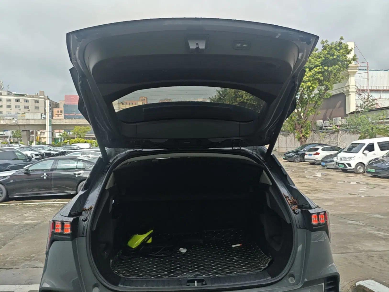 Lynk & Co 06 EM-P 2022 PHEV 84 km Range Pro Version — миниатюра 22