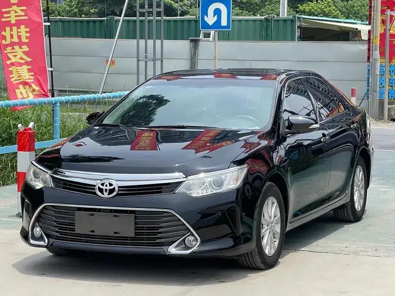 Camry 2016 2.0G 10th Anniversary Leading Edition — миниатюра 1