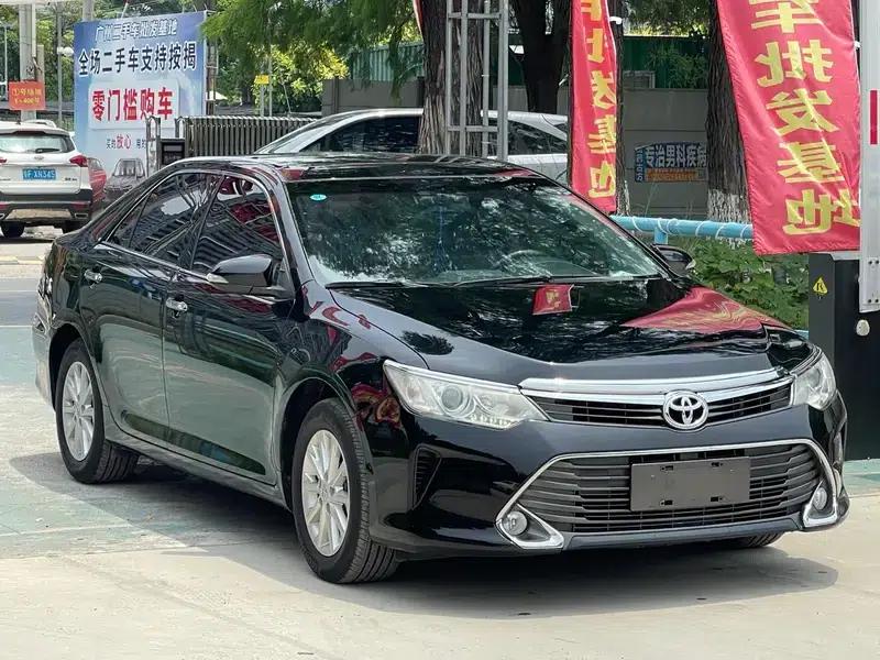 Camry 2016 2.0G 10th Anniversary Leading Edition — миниатюра 3