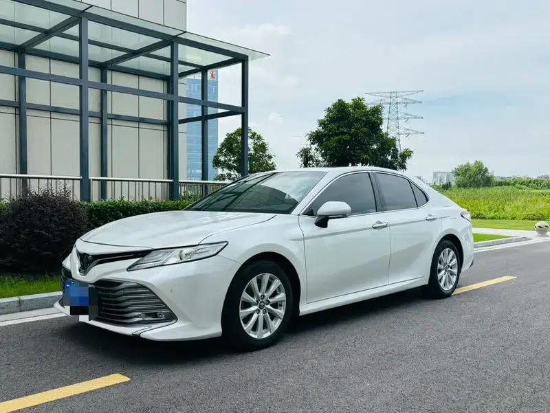 Camry 2019 Facelift 2.0G Luxury Edition — миниатюра 1