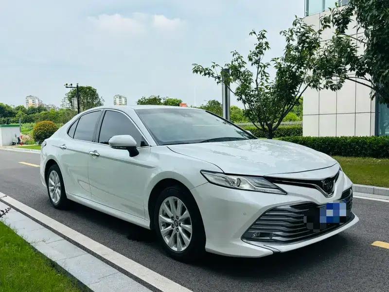 Camry 2019 Facelift 2.0G Luxury Edition — миниатюра 3