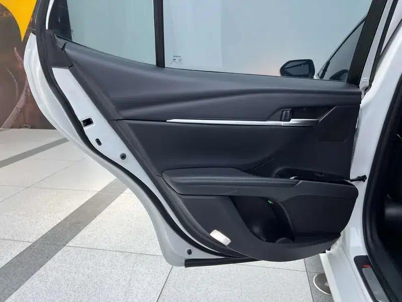 2024 Camry Hybrid 2.0HG Premium Edition — миниатюра 11