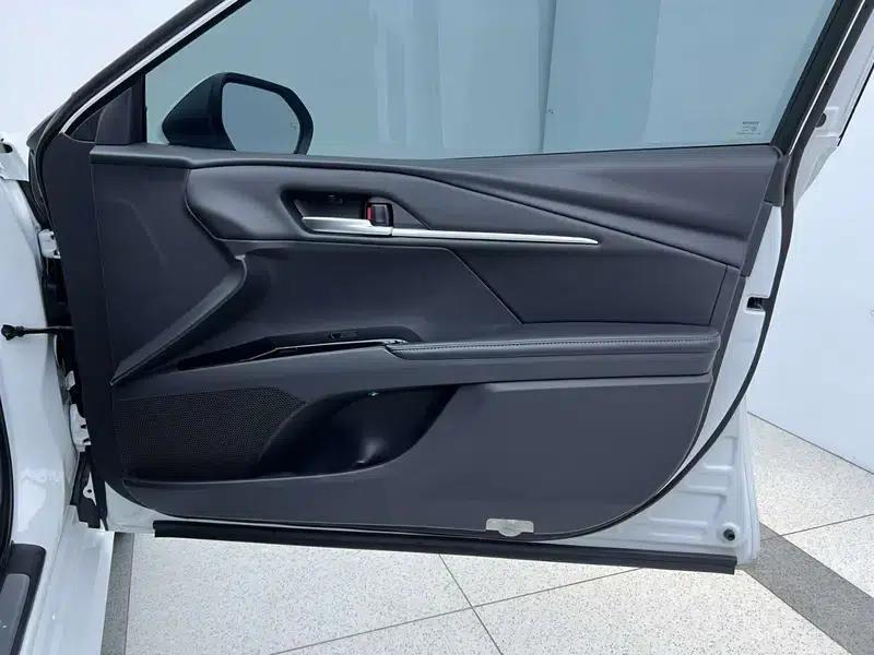 2024 Camry Hybrid 2.0HG Premium Edition — миниатюра 27