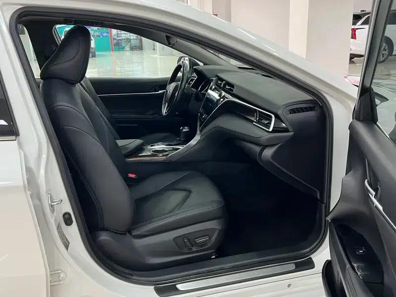 Camry 2019 Facelift 2.5G Luxury Edition — миниатюра 8