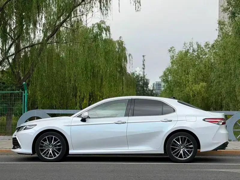 Camry 2021 Hybrid 2.5HG Luxury Edition — миниатюра 4