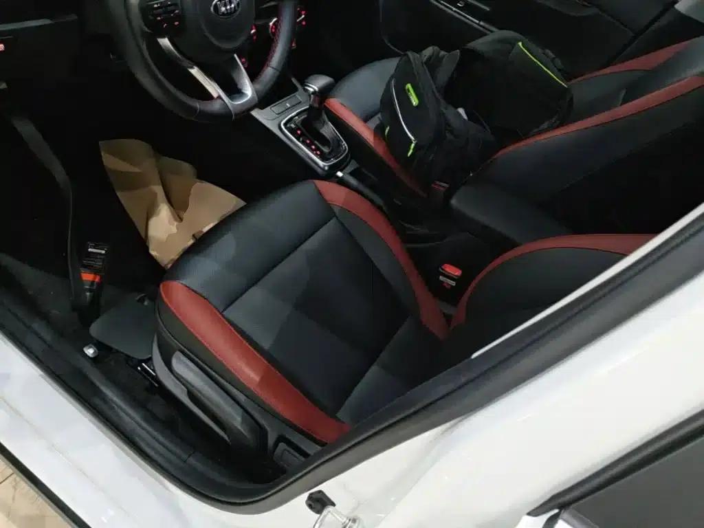 KX CROSS 2018 1.6L Automatic Sunroof Edition — миниатюра 15
