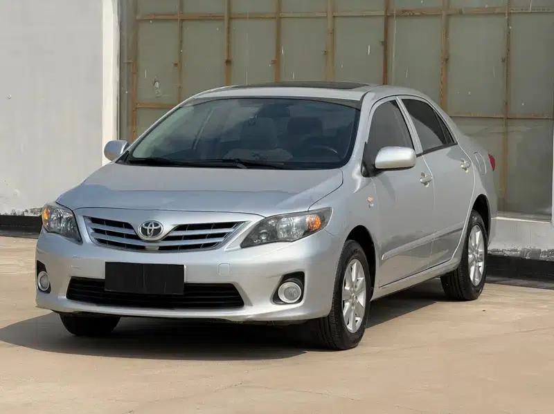 2013 Toyota Corolla Special Edition 1.6L Manual GL (Coolest Model) — миниатюра 1