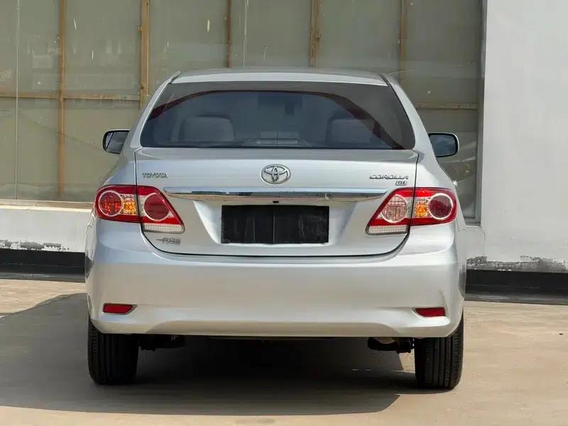 2013 Toyota Corolla Special Edition 1.6L Manual GL (Coolest Model) — миниатюра 3