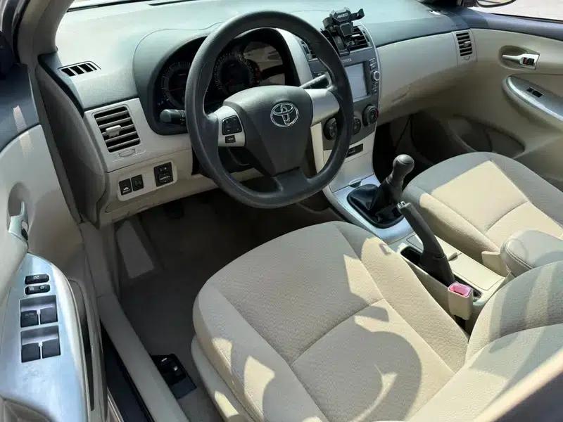 2013 Toyota Corolla Special Edition 1.6L Manual GL (Coolest Model) — миниатюра 9