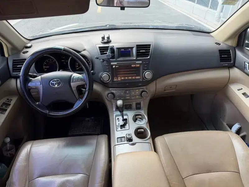 2012 Highlander 2.7L 2WD 7-seater Luxury Edition — миниатюра 5
