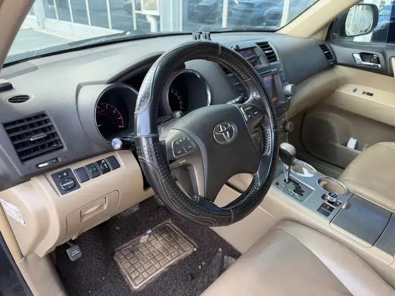 2012 Highlander 2.7L 2WD 7-seater Luxury Edition — миниатюра 7
