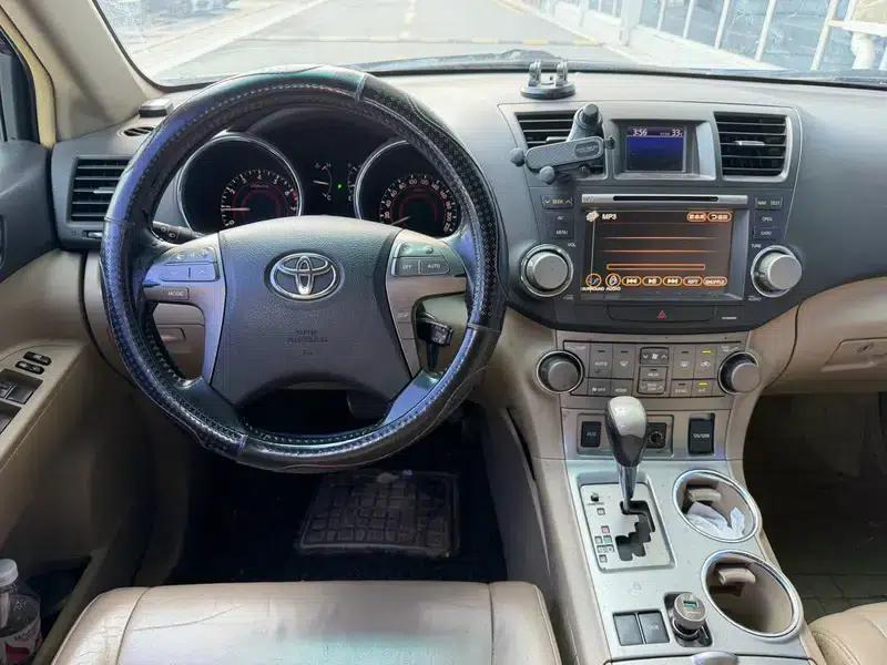 2012 Highlander 2.7L 2WD 7-seater Luxury Edition — миниатюра 8