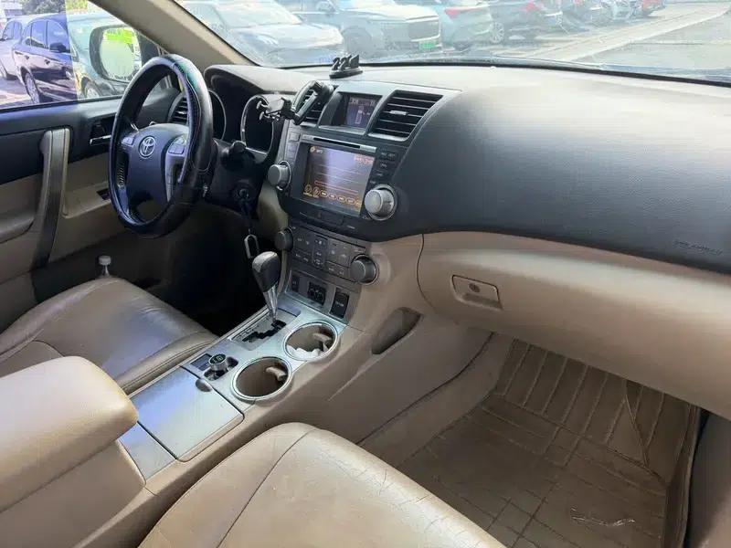 2012 Highlander 2.7L 2WD 7-seater Luxury Edition — миниатюра 9