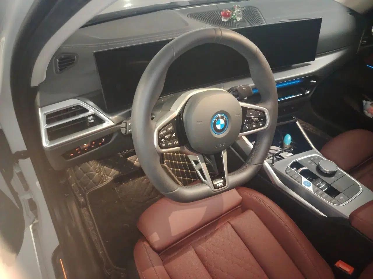 BMW i3 2025 eDrive 35 L — миниатюра 9