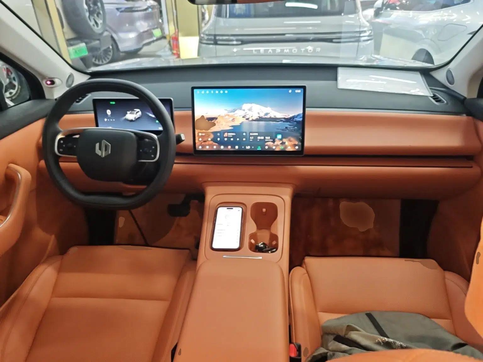 Leapmotor C16 2024 Pure Electric 520 Deluxe Edition — миниатюра 12
