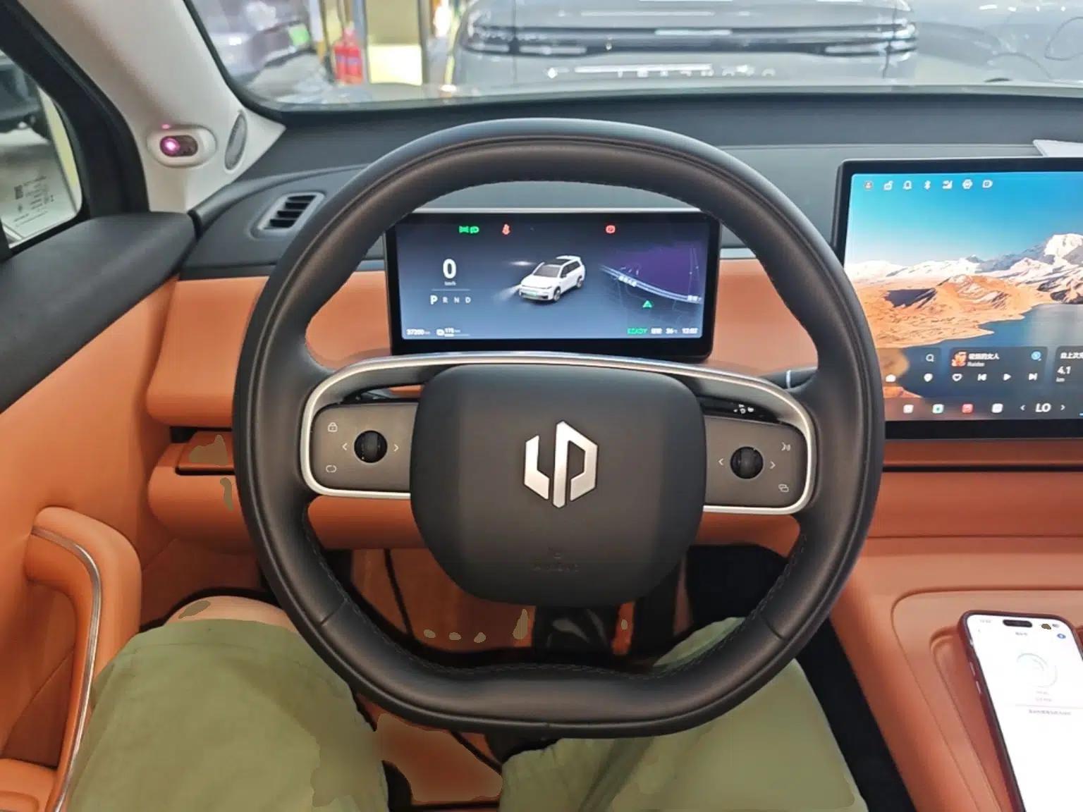 Leapmotor C16 2024 Pure Electric 520 Deluxe Edition — миниатюра 13