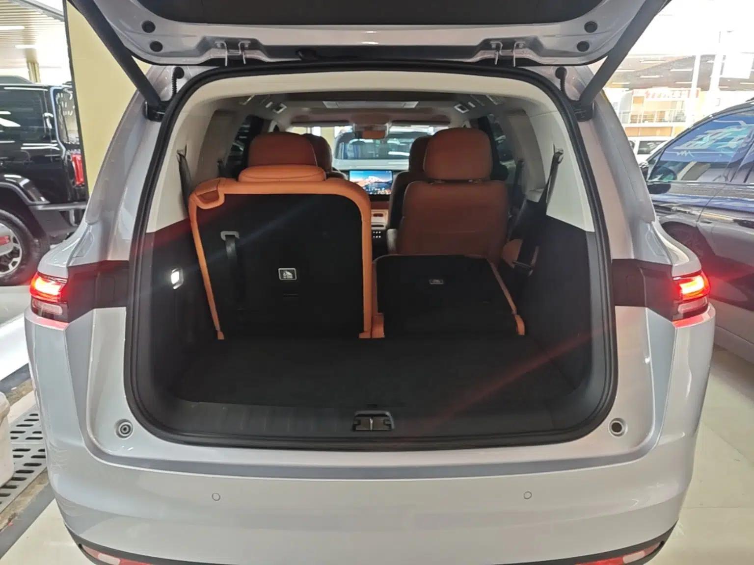 Leapmotor C16 2024 Pure Electric 520 Deluxe Edition — миниатюра 22