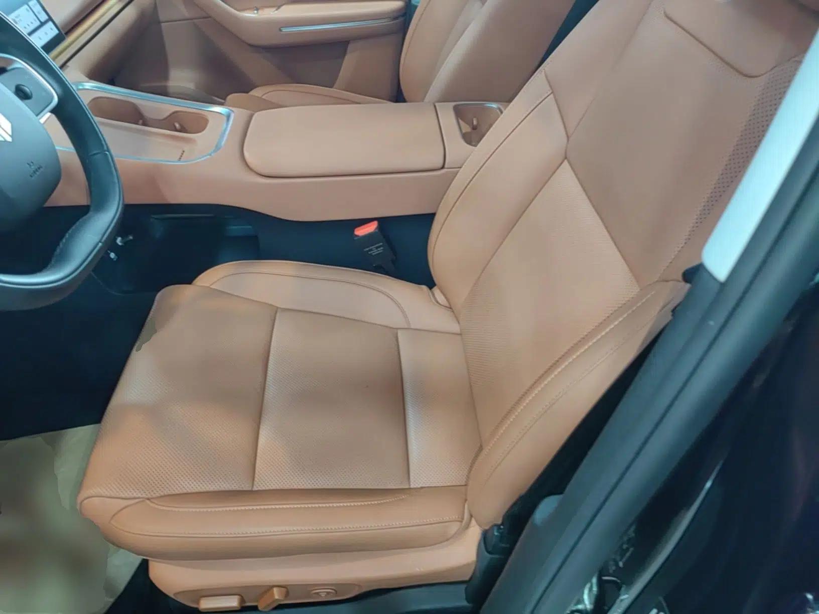 Leapmotor C16 2026 Extended-Range 280 LiDAR Zhizun Edition 6 Seats — миниатюра 17