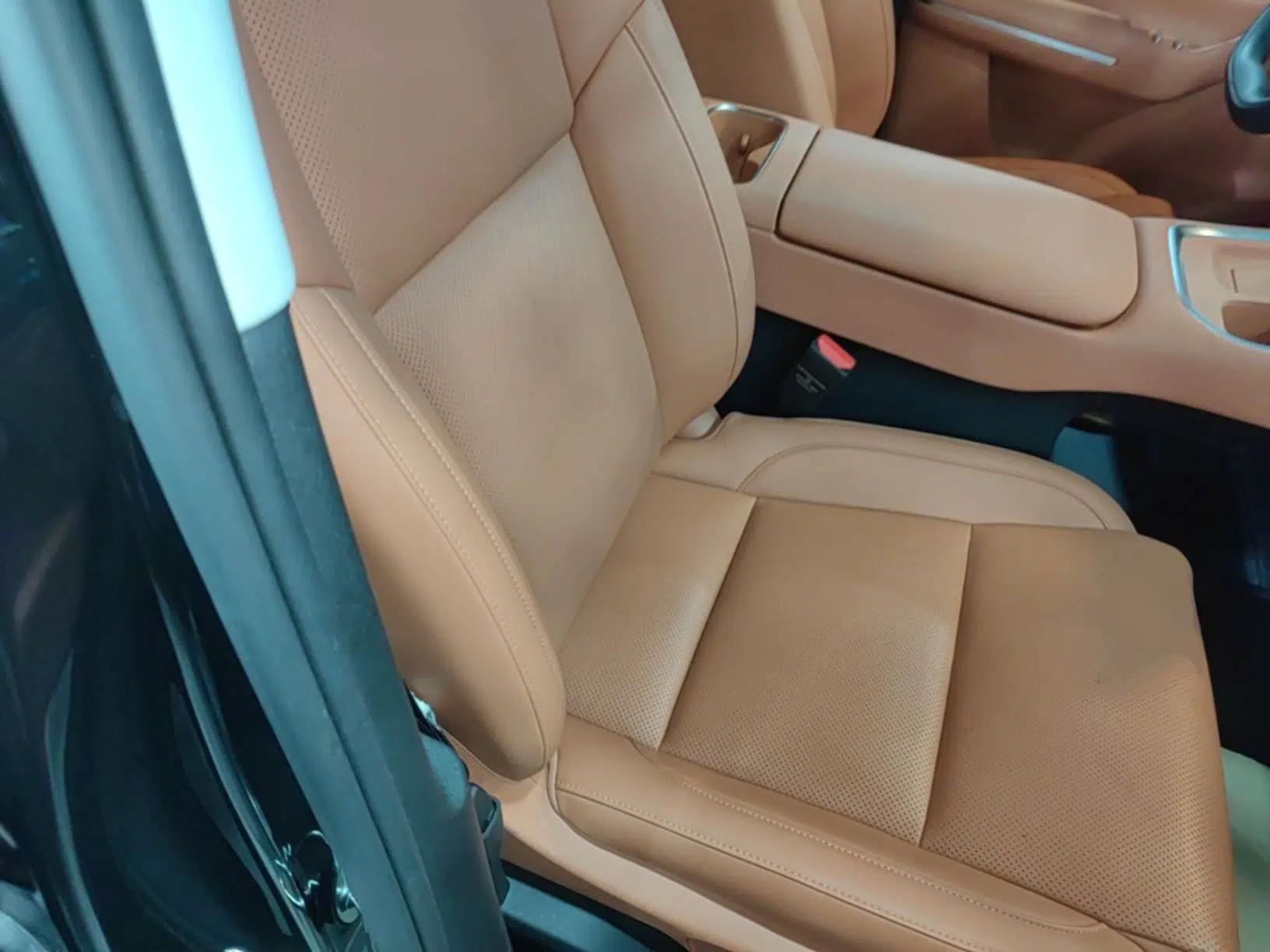 Leapmotor C16 2026 Extended-Range 280 LiDAR Zhizun Edition 6 Seats — миниатюра 19