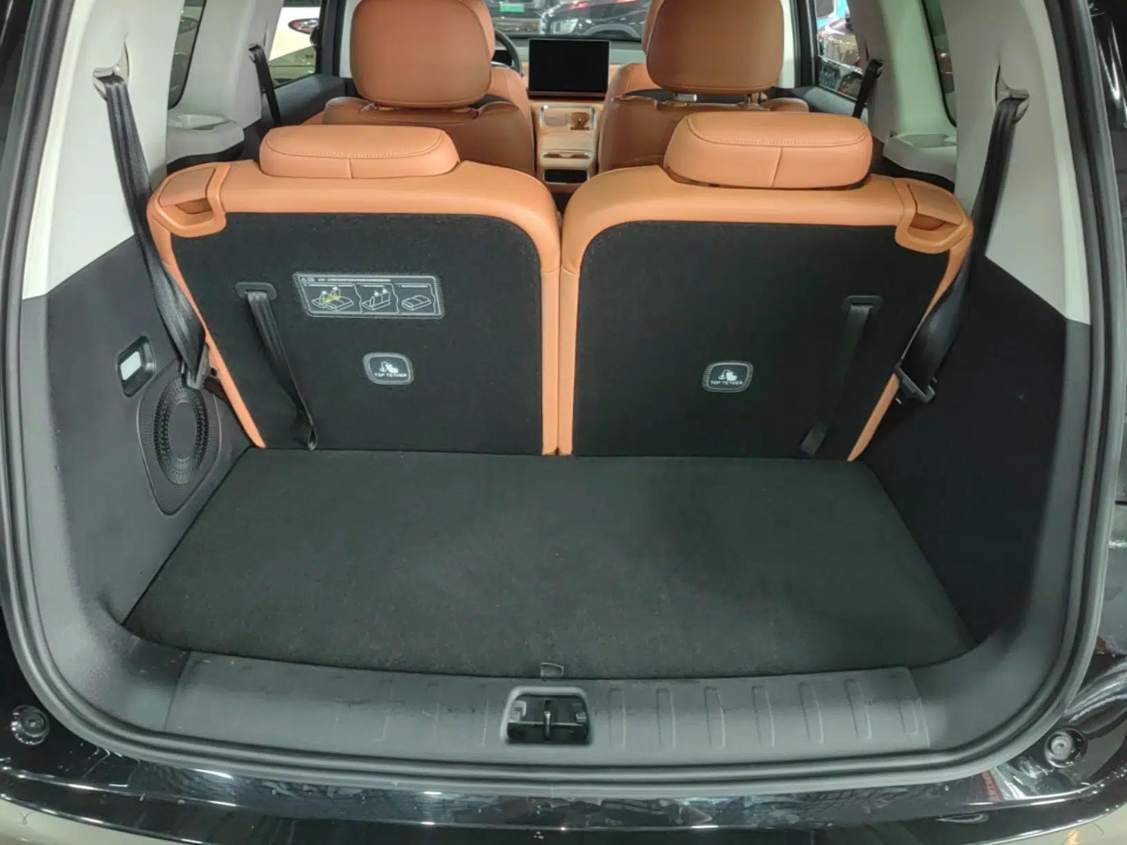 Leapmotor C16 2026 Extended-Range 280 LiDAR Zhizun Edition 6 Seats — миниатюра 22