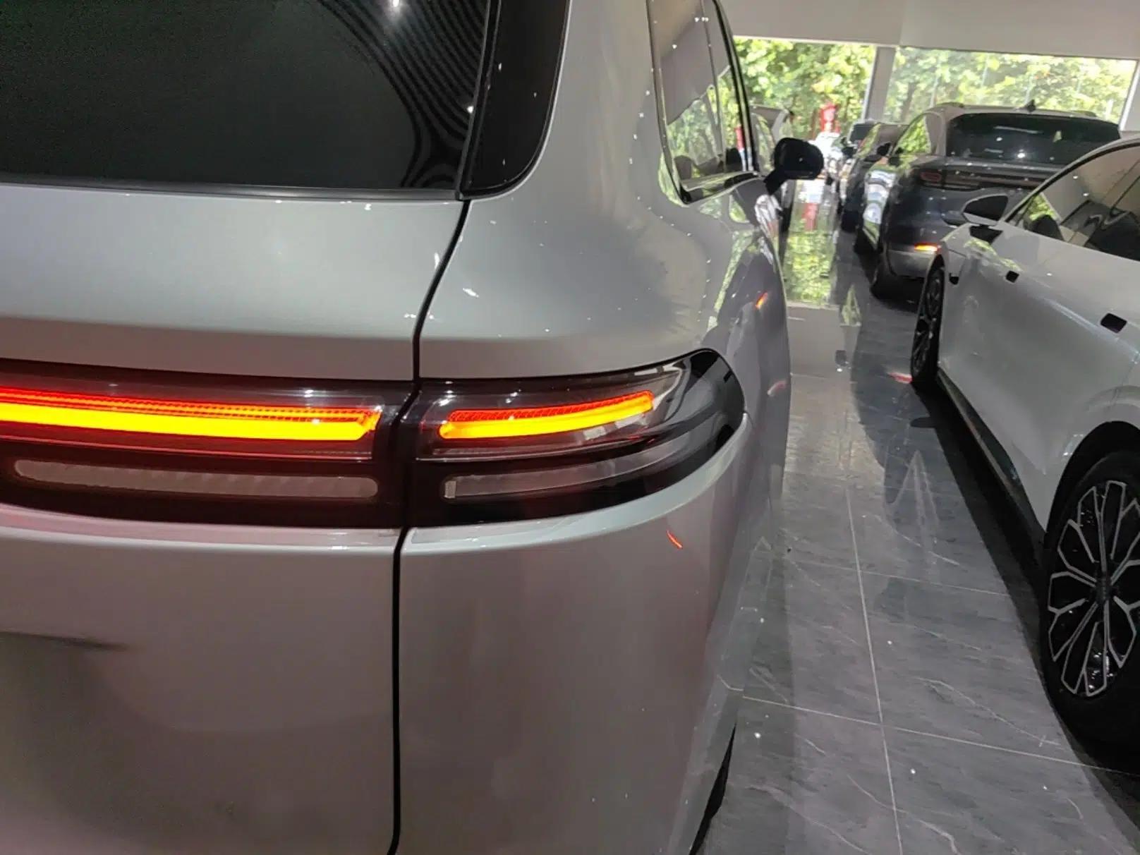 Leapmotor C16 2024 Pure Electric 520 Deluxe Edition — миниатюра 14