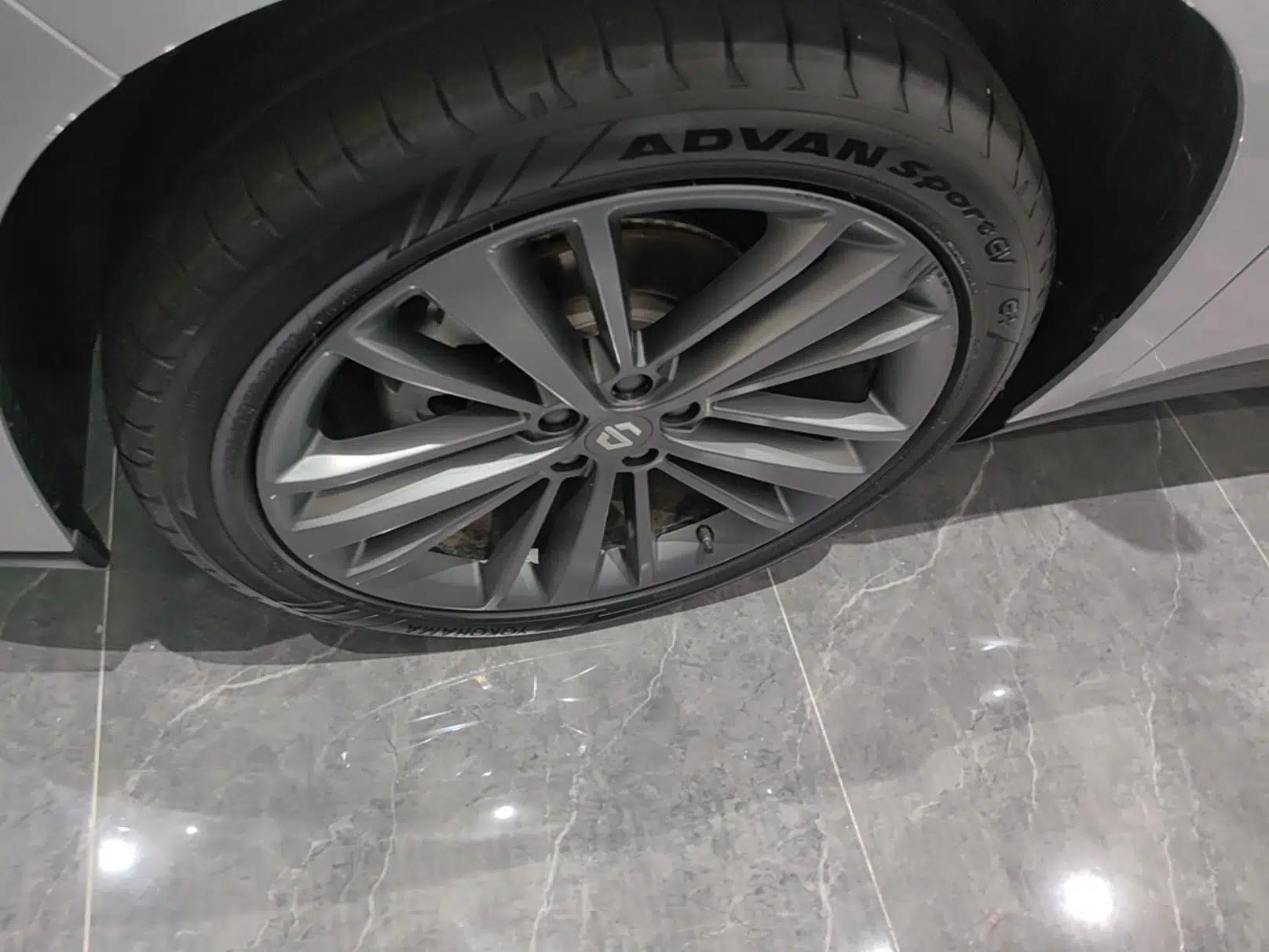 Leapmotor C16 2024 Pure Electric 520 Deluxe Edition — миниатюра 15