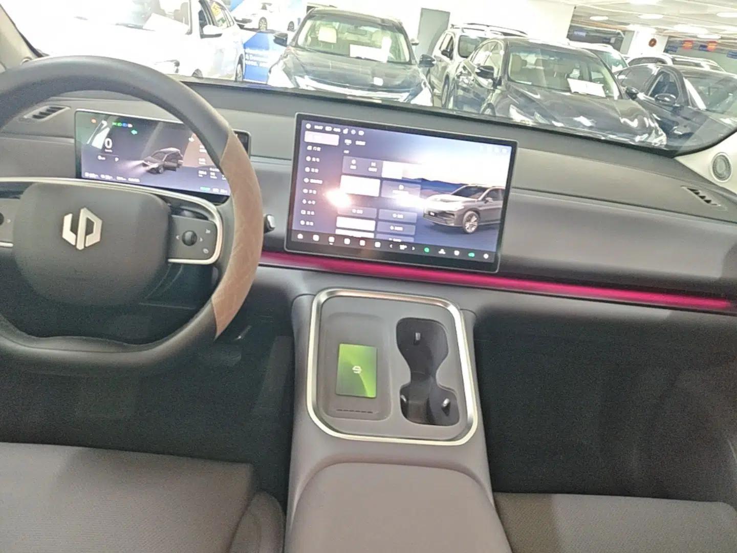 Leapmotor C16 2026 Extended-Range 280 LiDAR Zhizun Edition 6 Seats — миниатюра 15