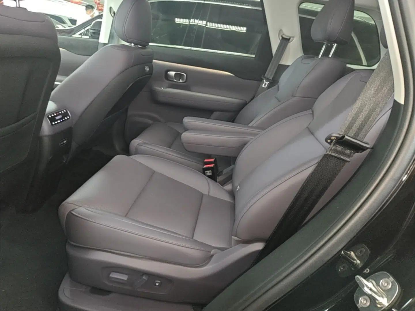 Leapmotor C16 2026 Extended-Range 280 LiDAR Zhizun Edition 6 Seats — миниатюра 20